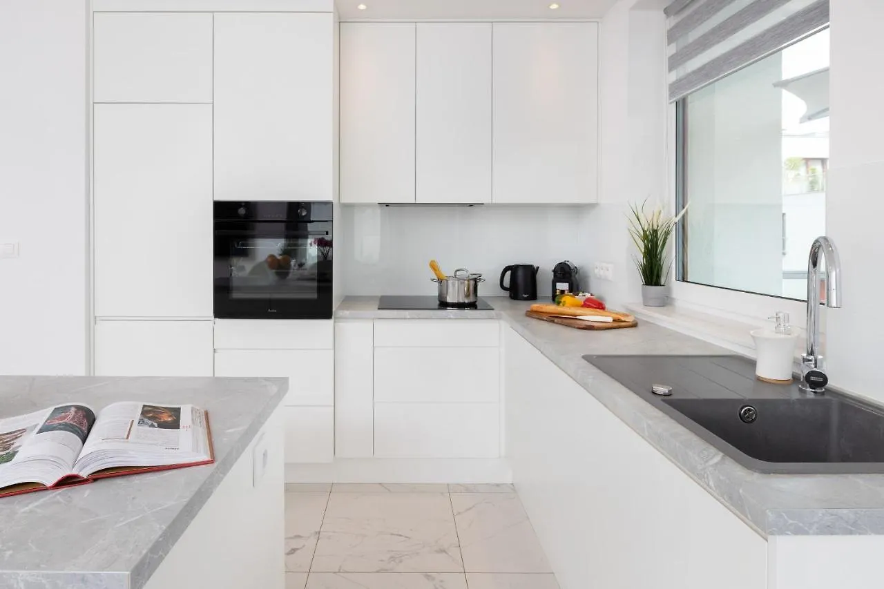 Garnizon Apartment For 6 Guests With Parking & Balcony By Noclegi Renters Gdansk